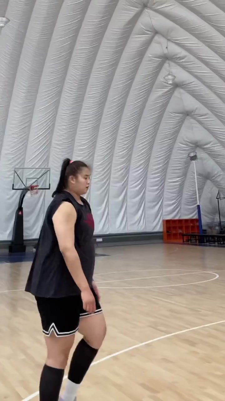 嚯，好魁梧！大宝贝刘禹彤